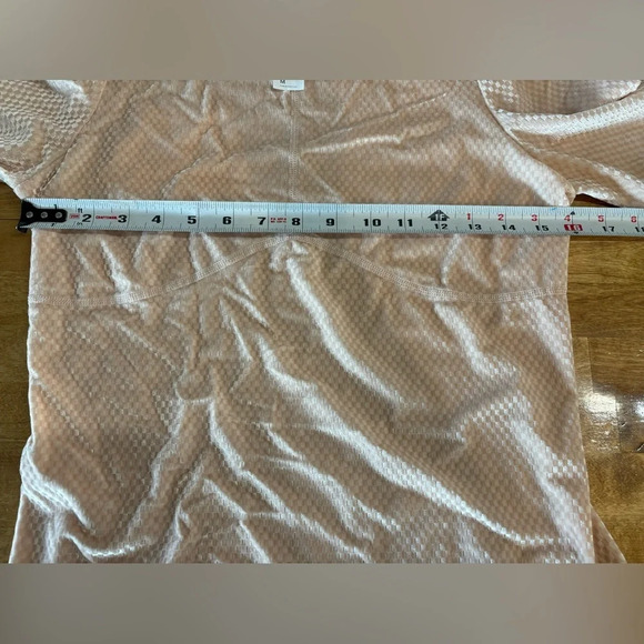 FABLETICS Long Sleeve Velour Athletic Top Light Pink Checker Print M NWT - Picture 9 of 9